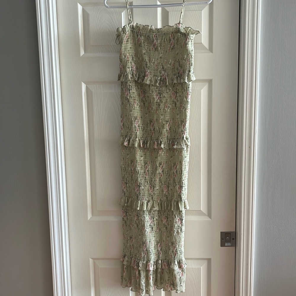 Comfy floral  spring dress- worn once!